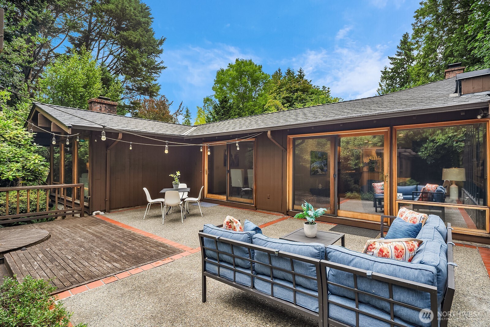 Property Photo: 8509 NE 27th Place WA 98004