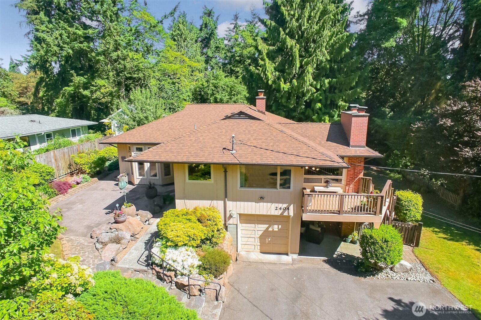 Property Photo:  2404 SW 170th Street  WA 98166 