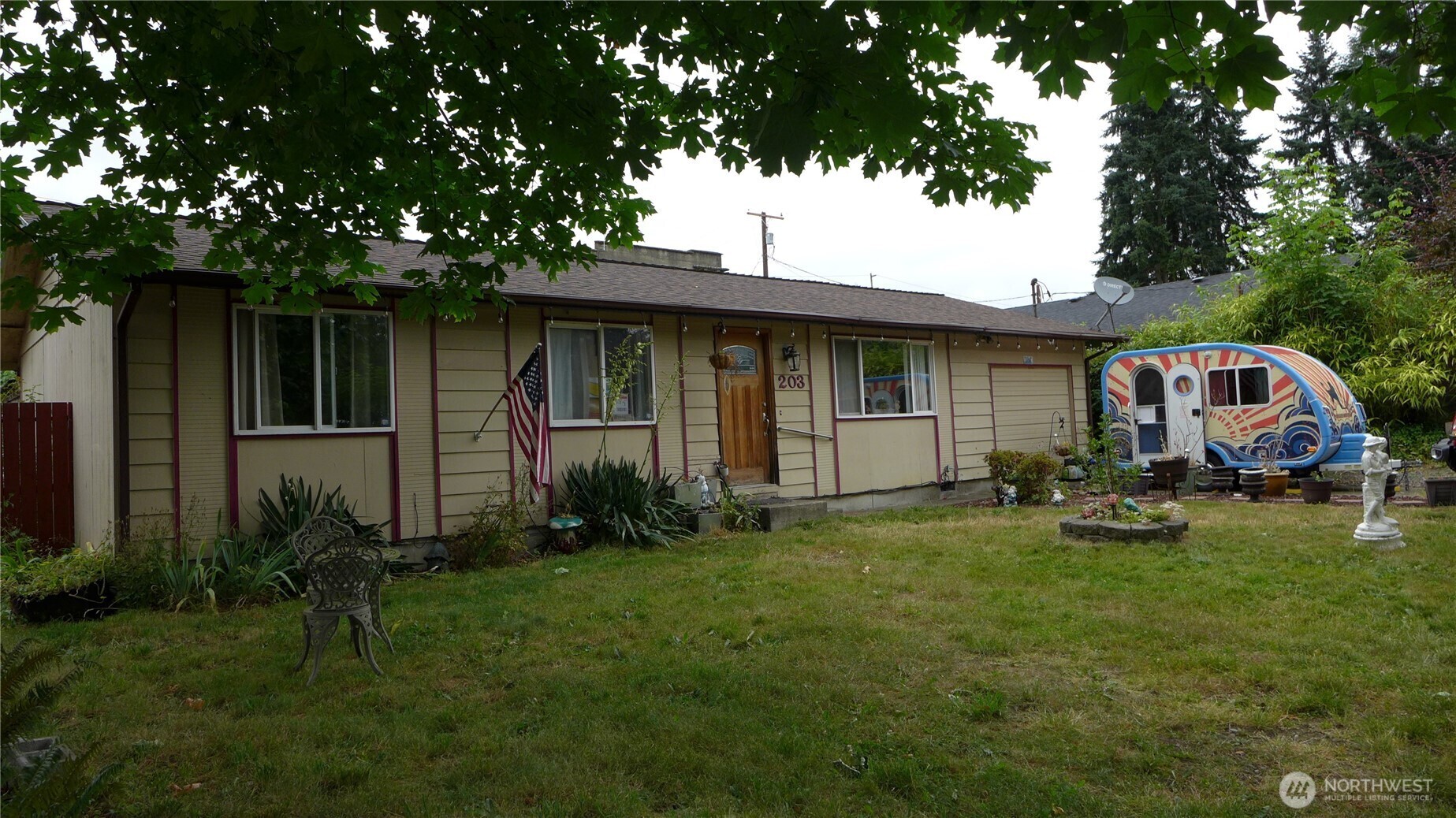 Property Photo: 203 S Nenant WA 98530