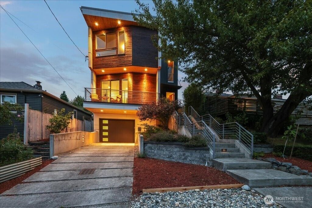 Property Photo:  4113  Palatine Avenue N  WA 98103 