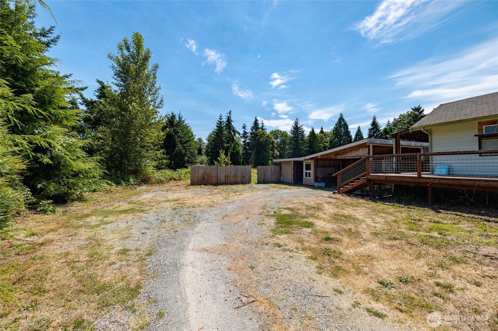 Property Photo: 405 Burrows Lane WA 98284
