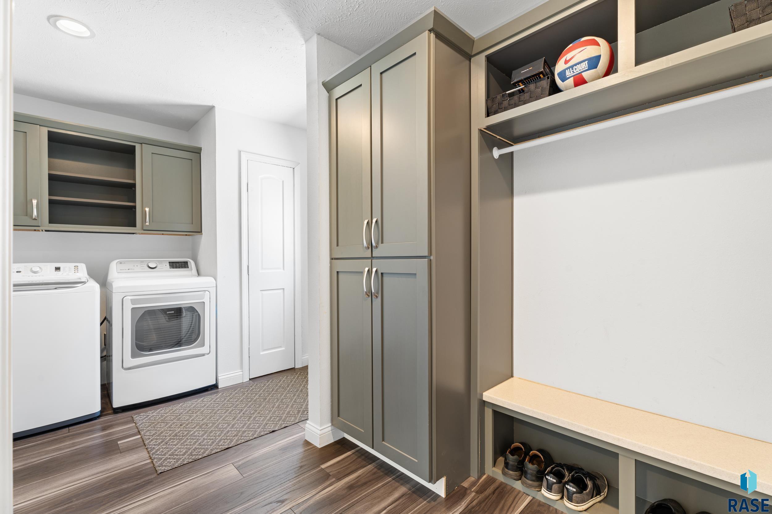 Property Photo: 46098 274th St SD 57015