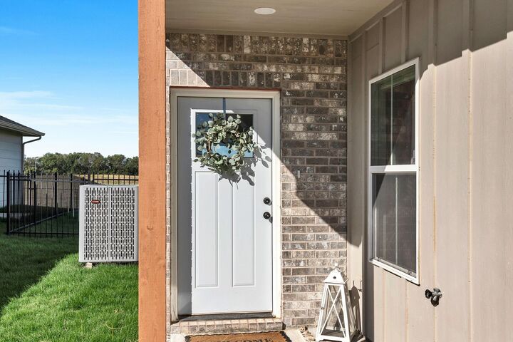 Property Photo:  154 N Gowen St  KS 67052 