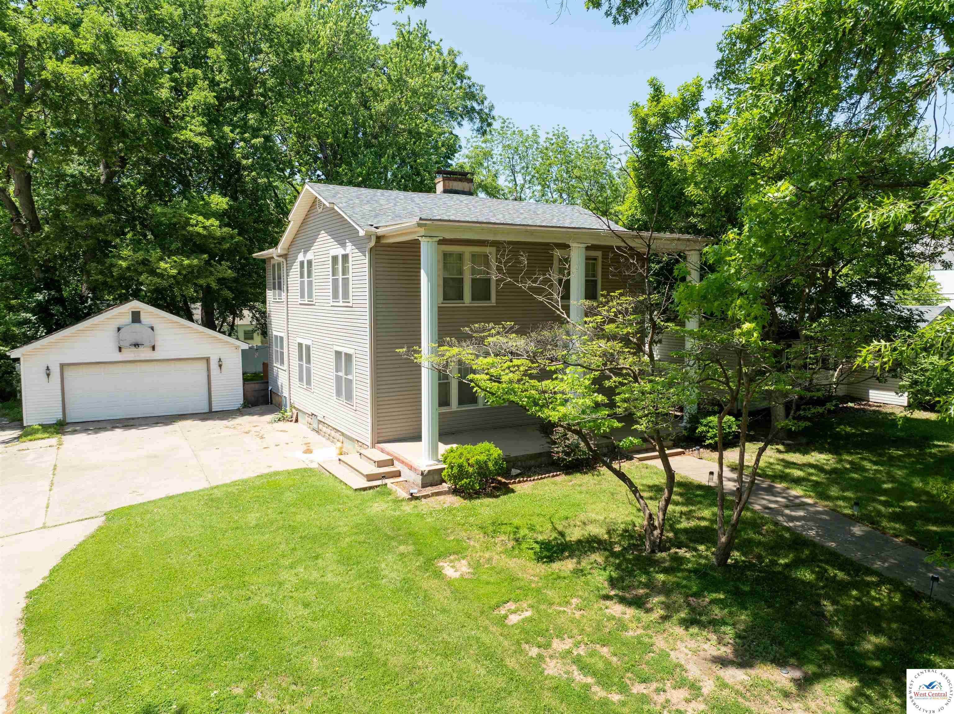 Property Photo: 906 S Barrett MO 65301