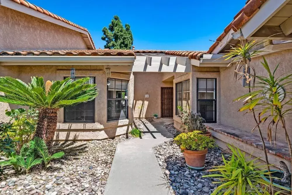 Property Photo: 15646 Via Calanova CA 92128