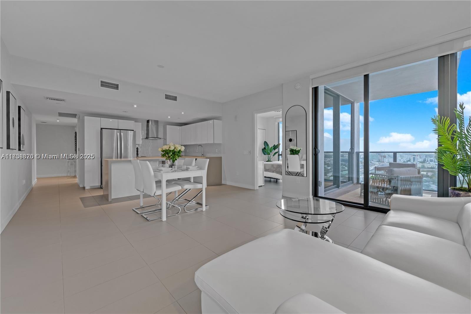 Property Photo: 1600 NE 1st Ave 2916 FL 33132