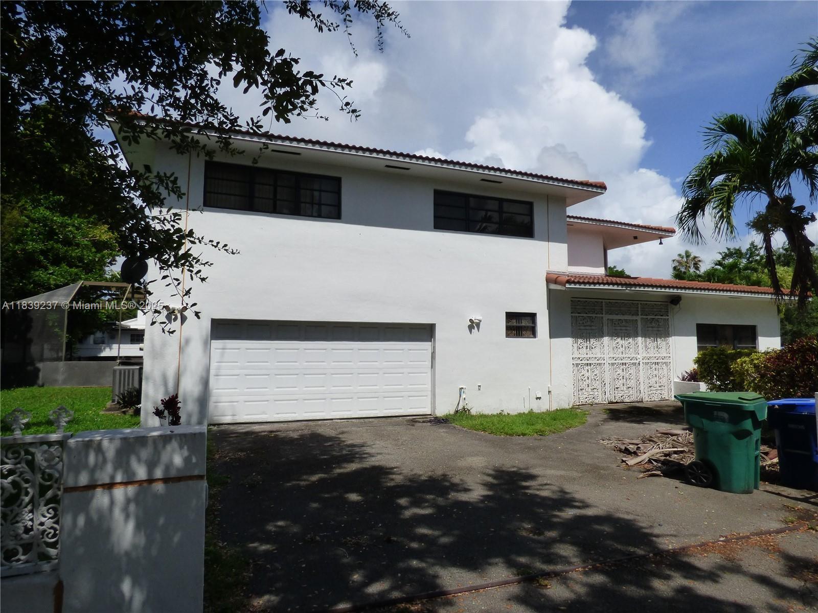 Property Photo:  290 NE 108th St  FL 33161 