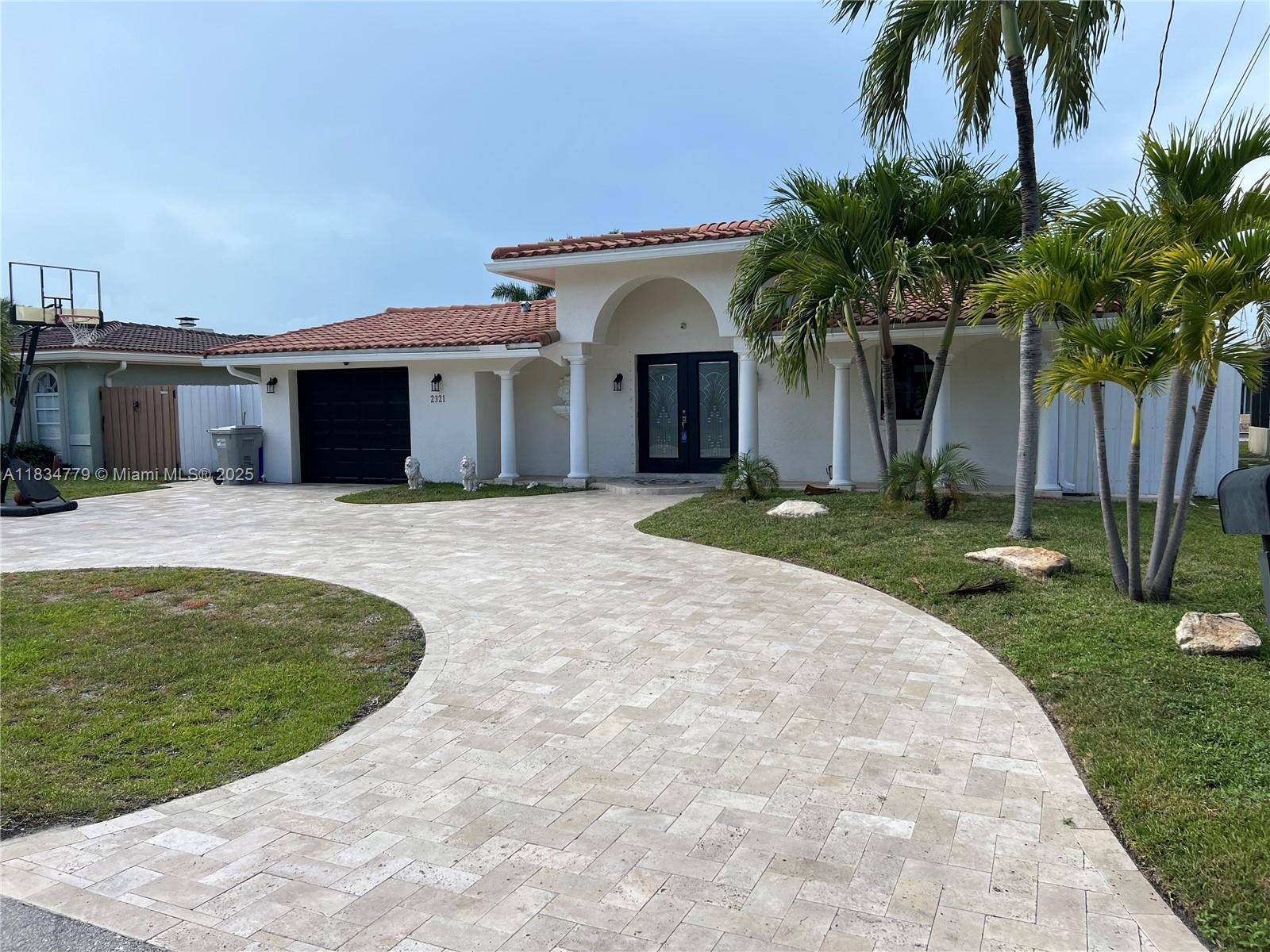 Property Photo: 2321 SE 15th St FL 33062