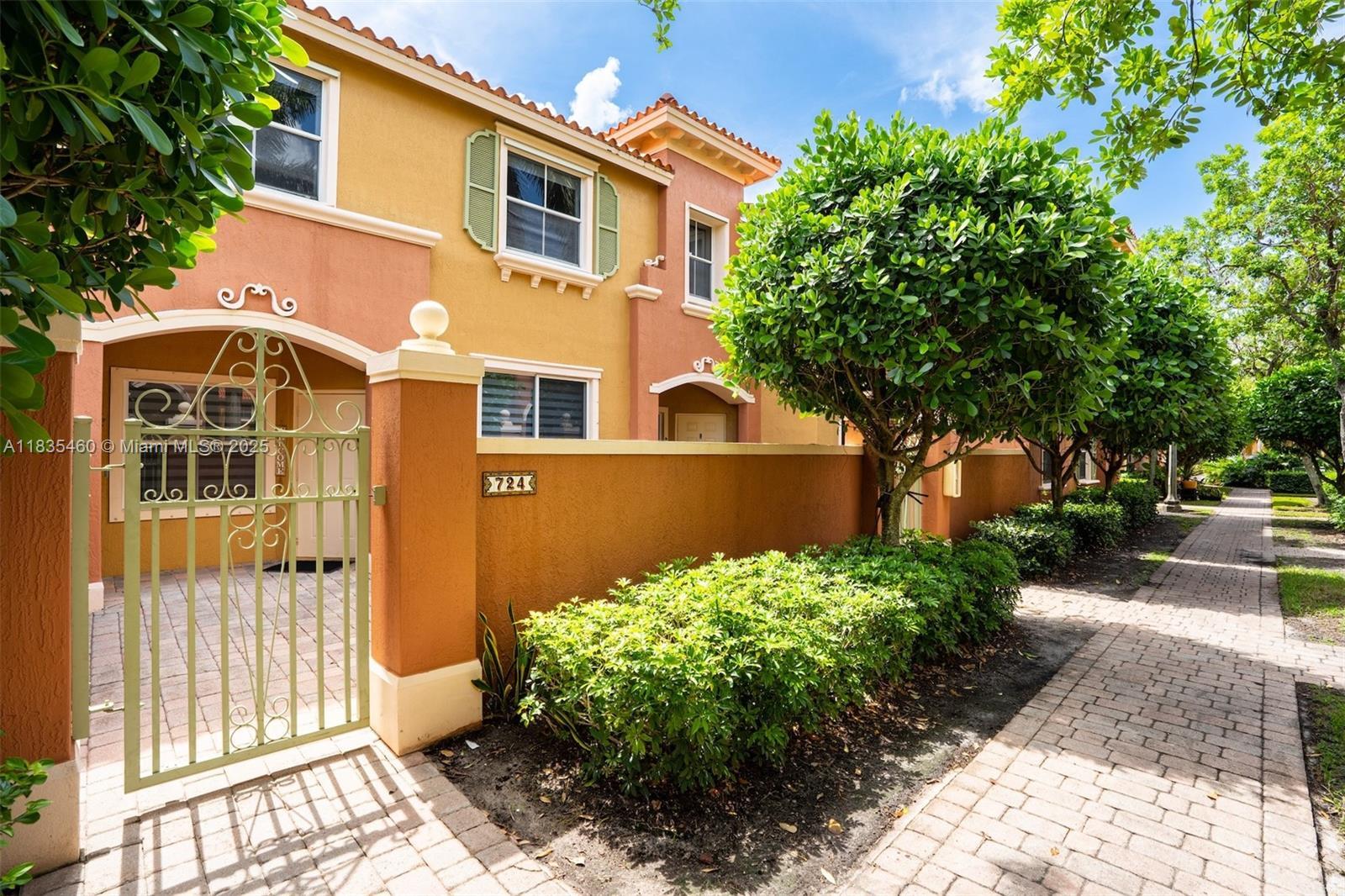 Property Photo: 724 SW 106th Ave 2010 FL 33025