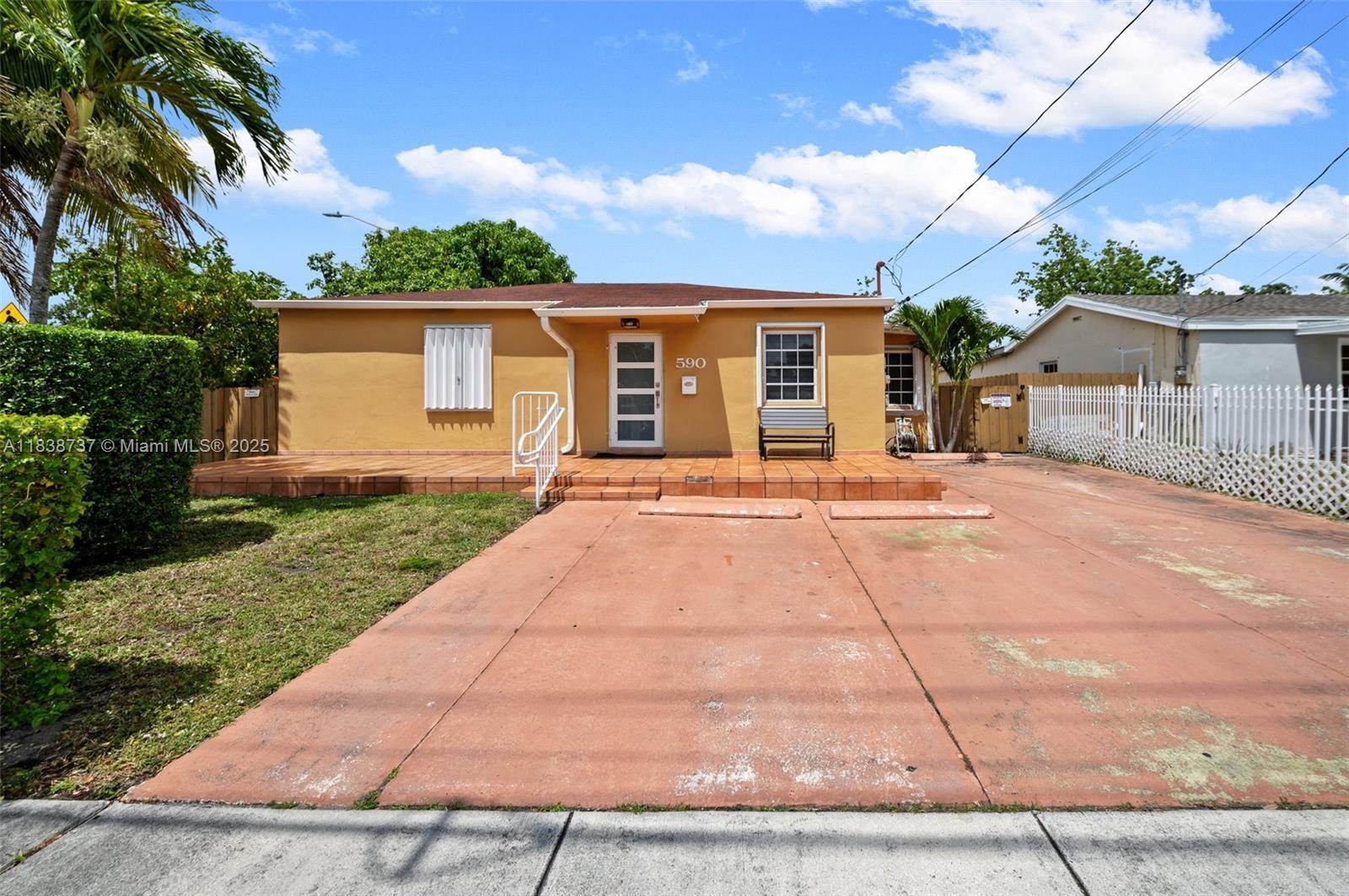Property Photo: 590 SW 62nd Ave FL 33144