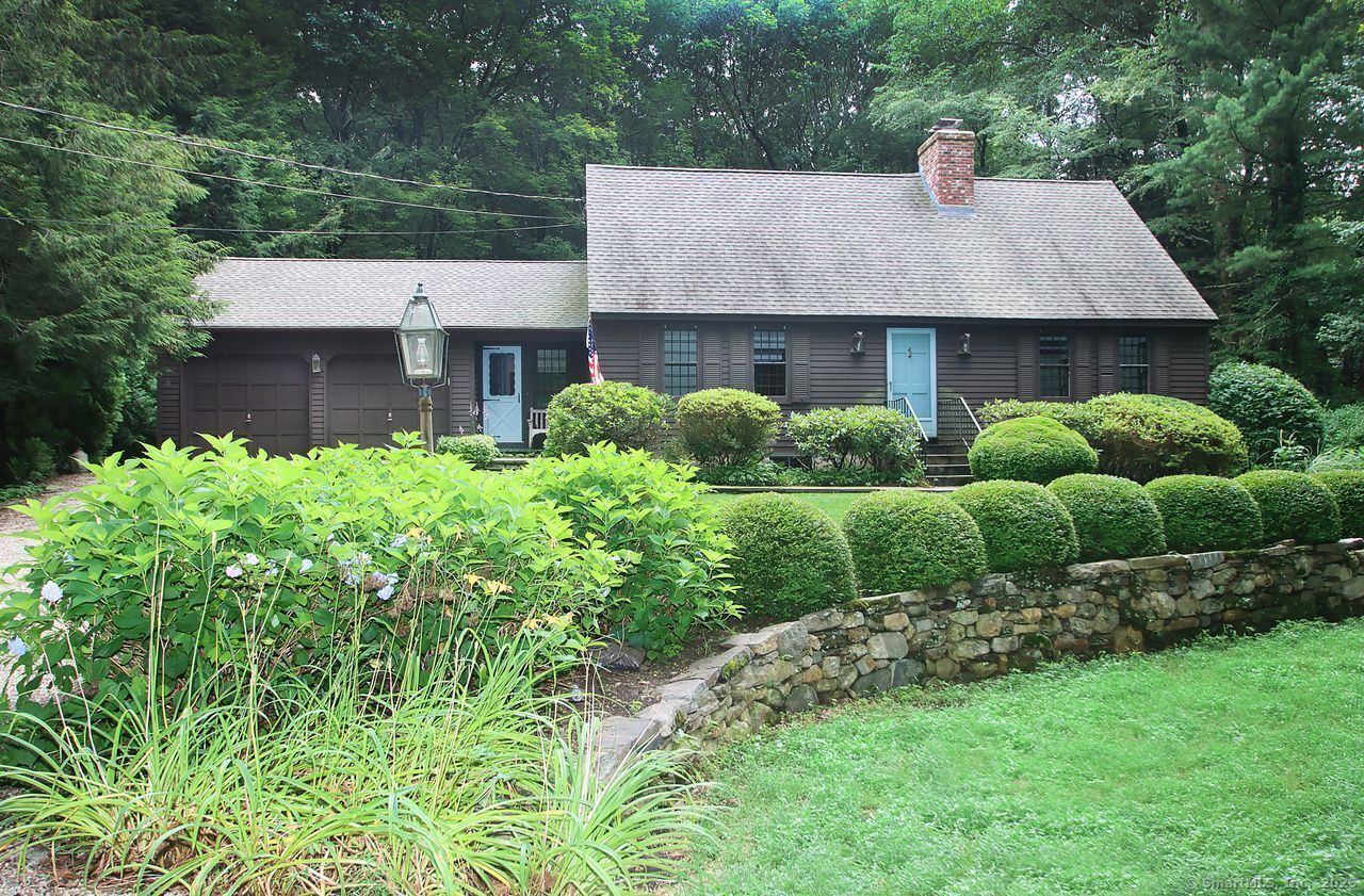 Property Photo: 99 Tamara Circle CT 06001
