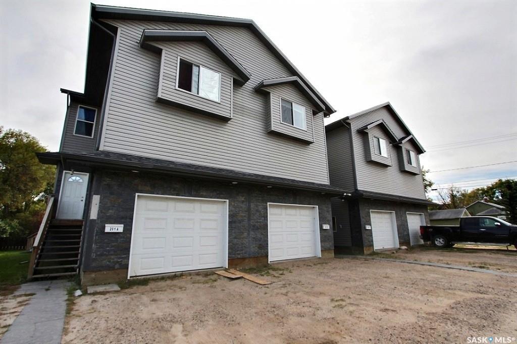 Property Photo: 201 10th Street E SK S6V 0Y8