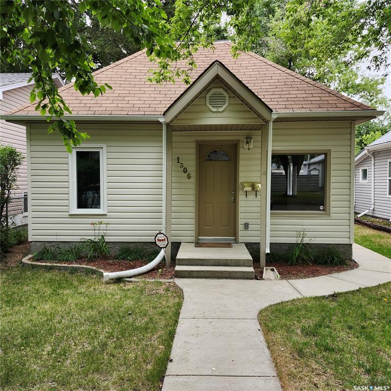 Property Photo:  1306 Coy Avenue  SK S7M 0H4 