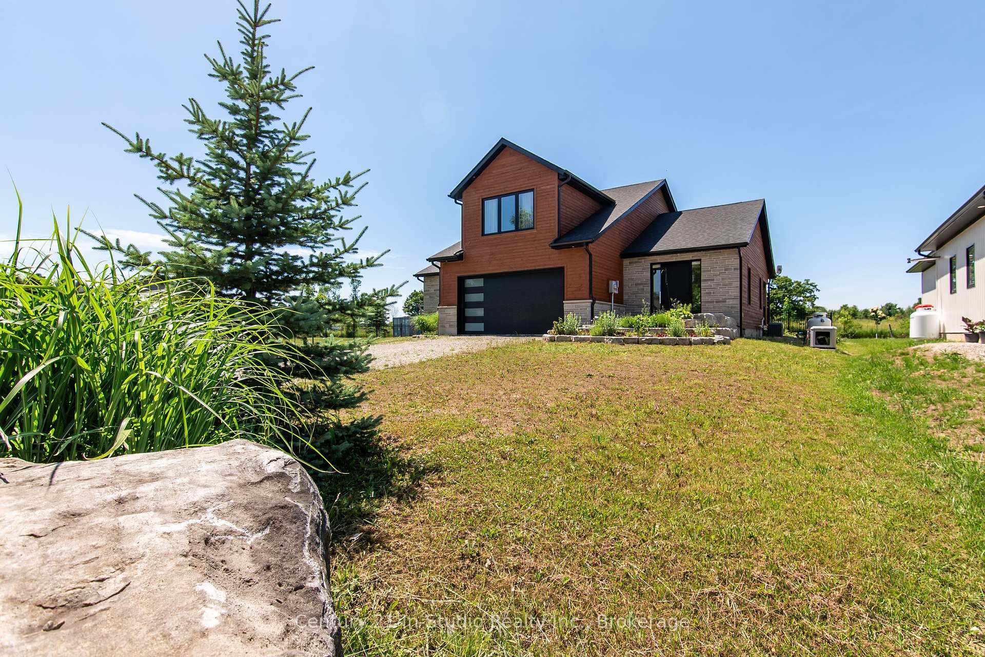 Property Photo: 67 Everett Road ON N0H 2T0