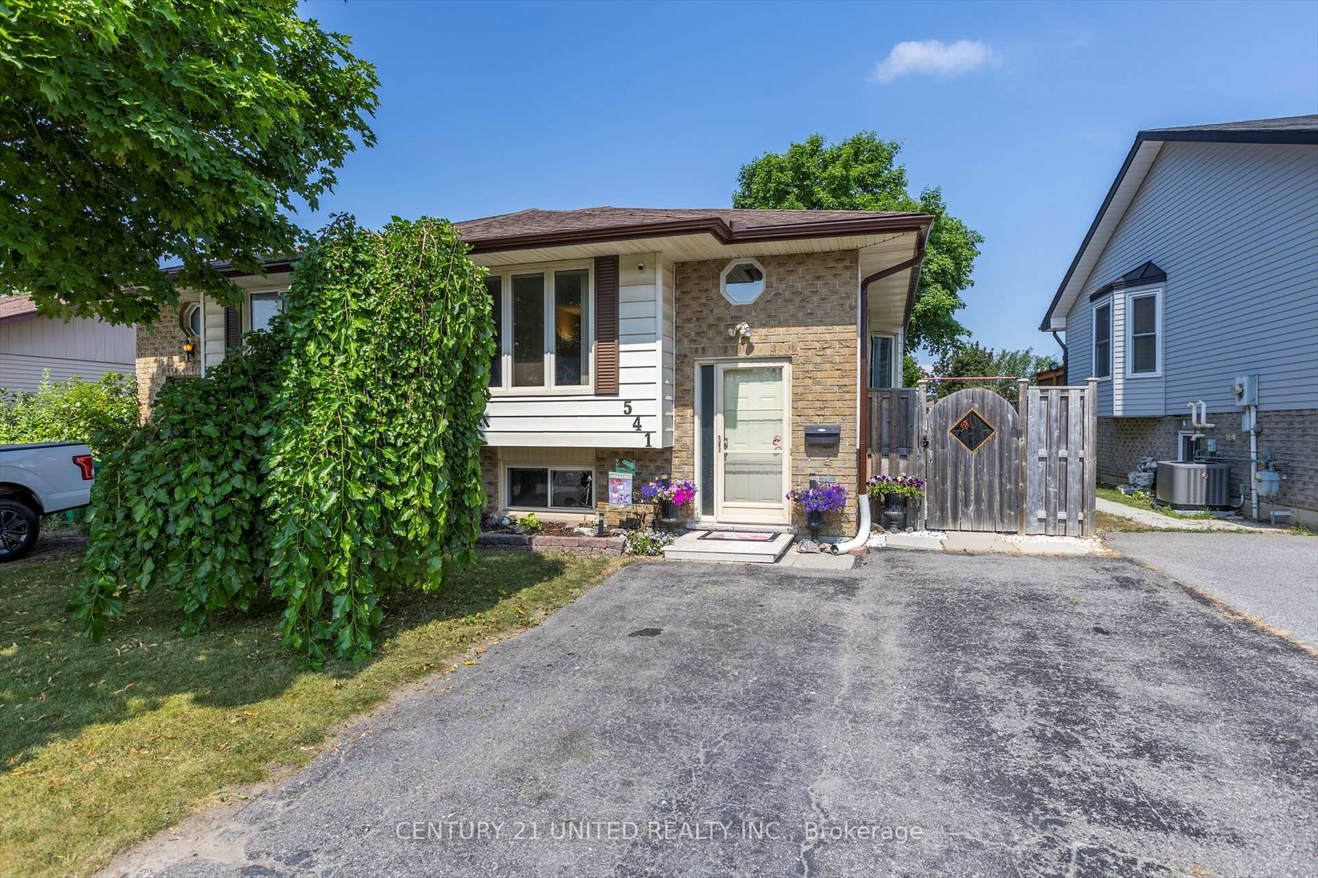 Property Photo: 541 Crystal Drive ON K9J 8H7