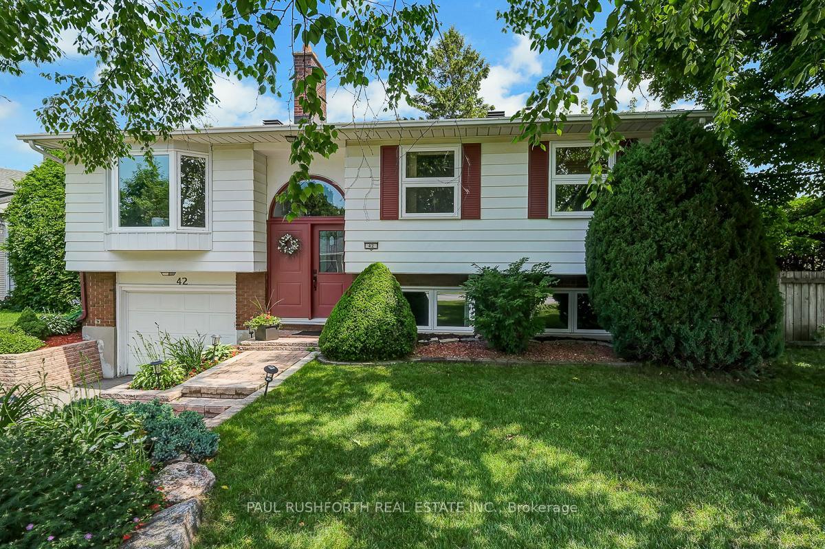 Property Photo: 42 Ettrick Crescent ON K2J 1G1