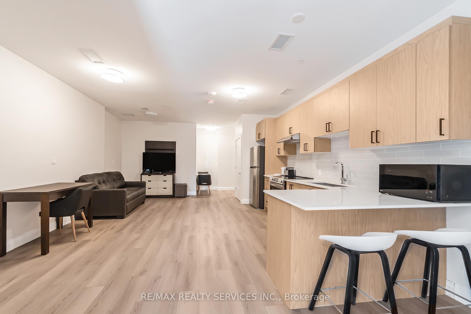 Photo de la propriété: 30 Dean Park Road #1 ON M1B 3H1