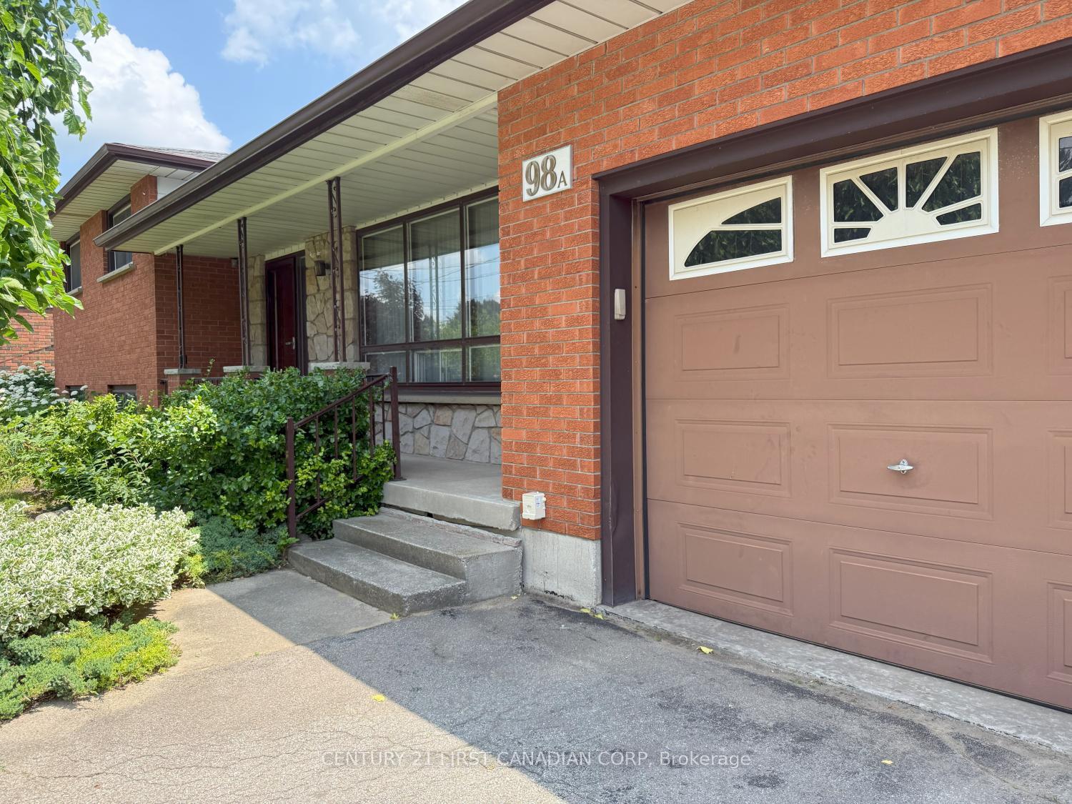 Property Photo: 98A Dunsdon Street ON N3R 3J5