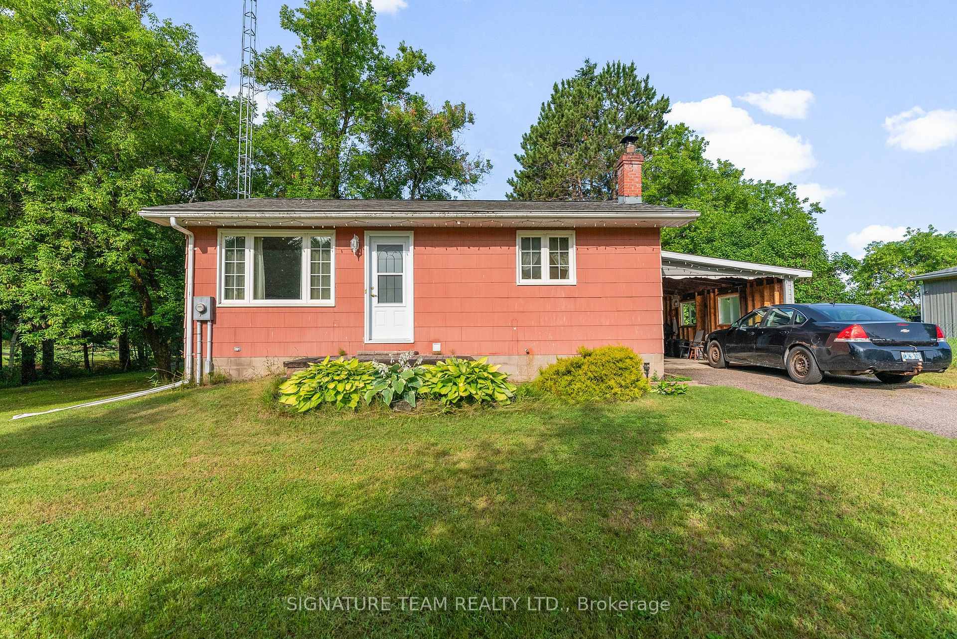Property Photo: 2441 Simpson Pit Road ON K0J 2J0