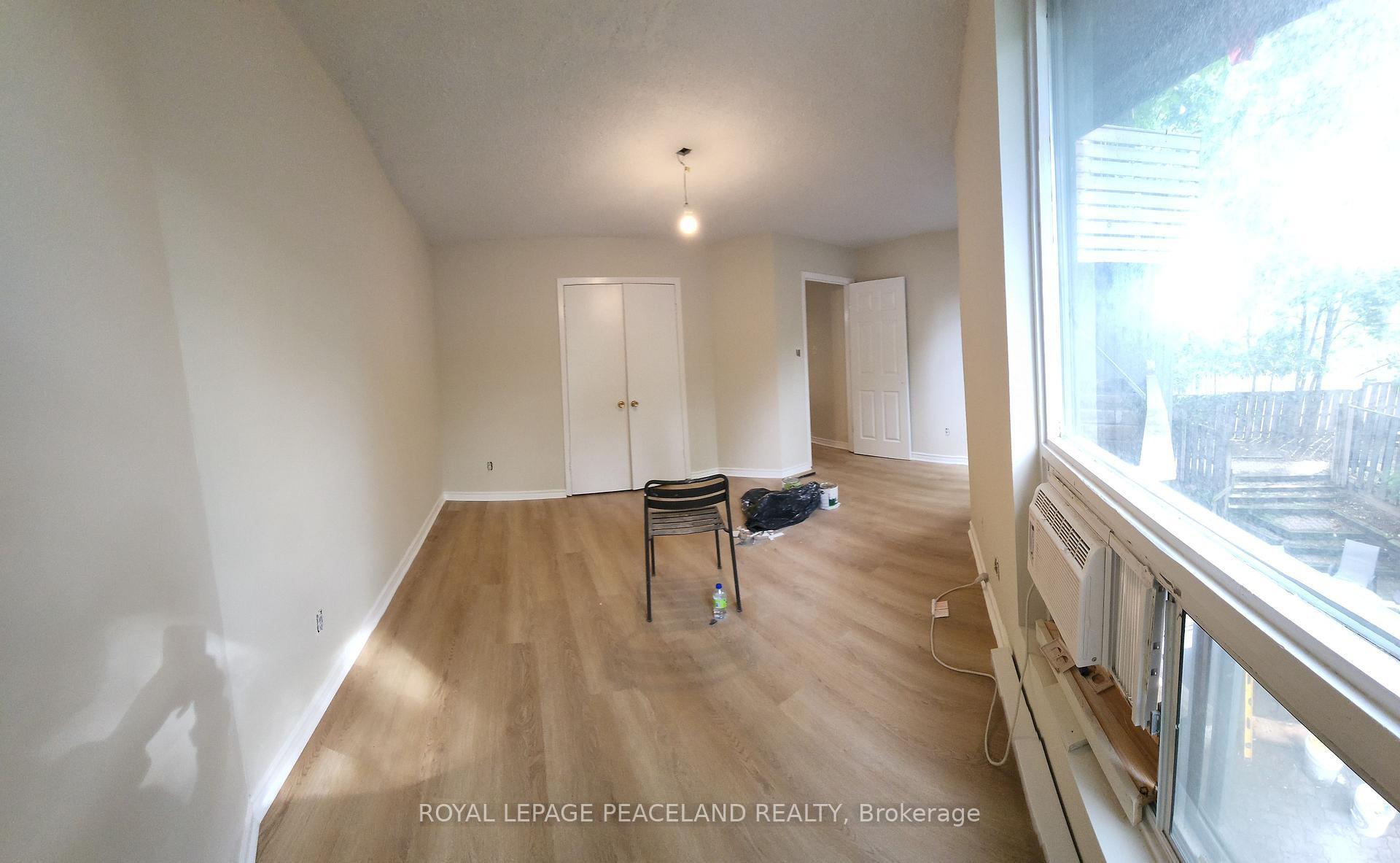 Property Photo:  558 Spadina Crescent 6  ON M5S 2J9 