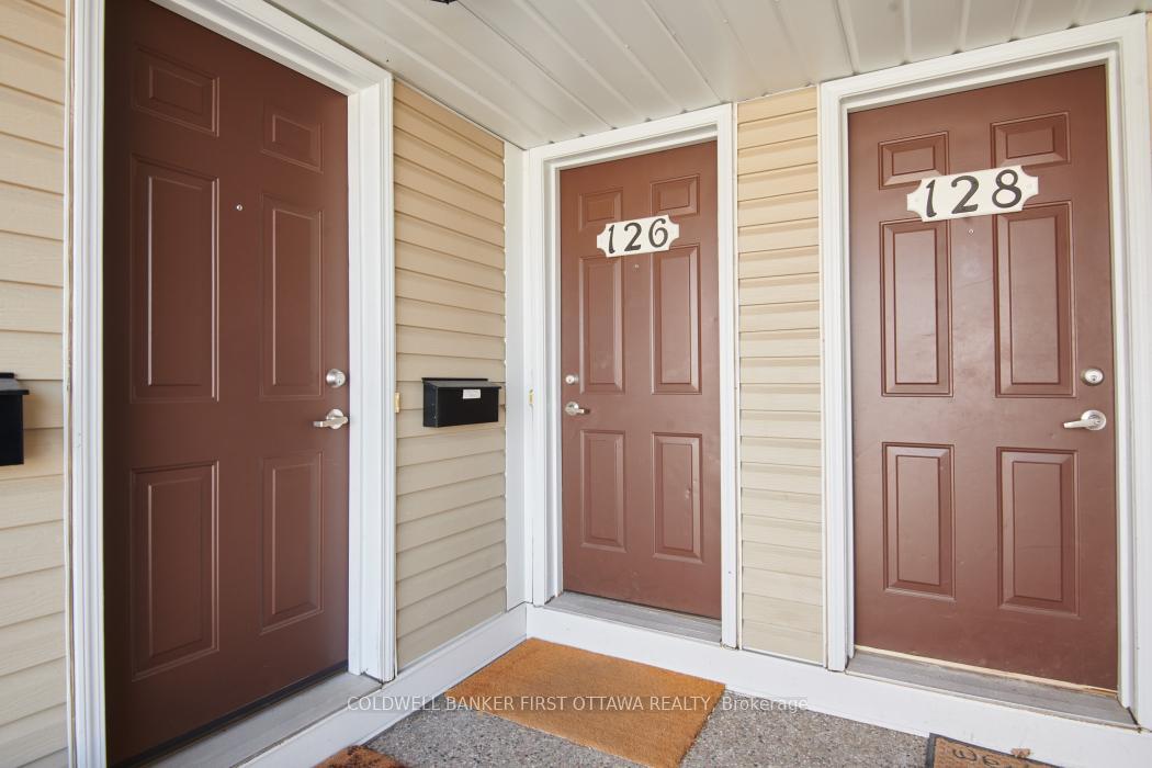 Photo de la propriété: 126 Chapman Mills Drive ON K2J 0B7