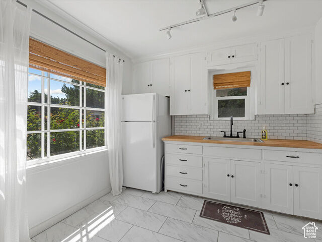 Property Photo: 1332 S 200 E UT 84115