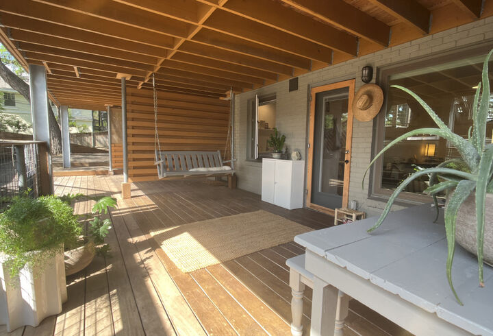 Property Photo: 1212 Castle Hill Street 6 TX 78703