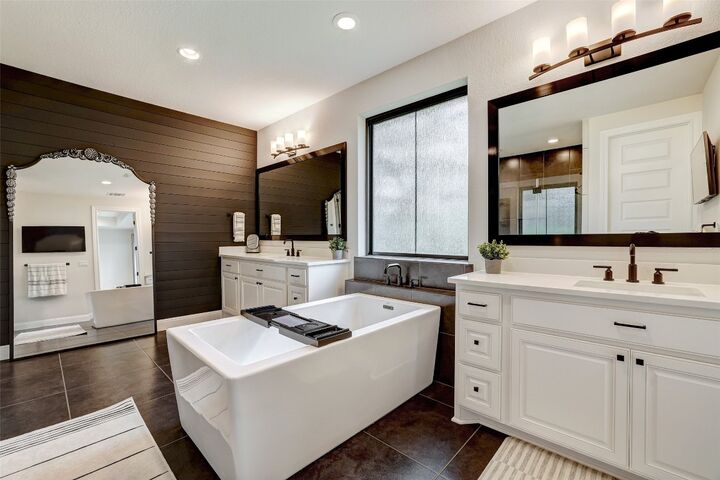 Property Photo: 400 Flint Ridge Trail TX 78628