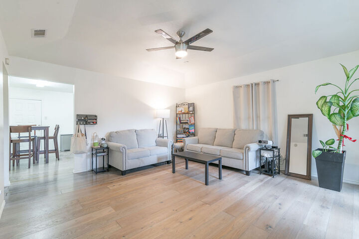 Property Photo: 1106 Saucedo Street TX 78721