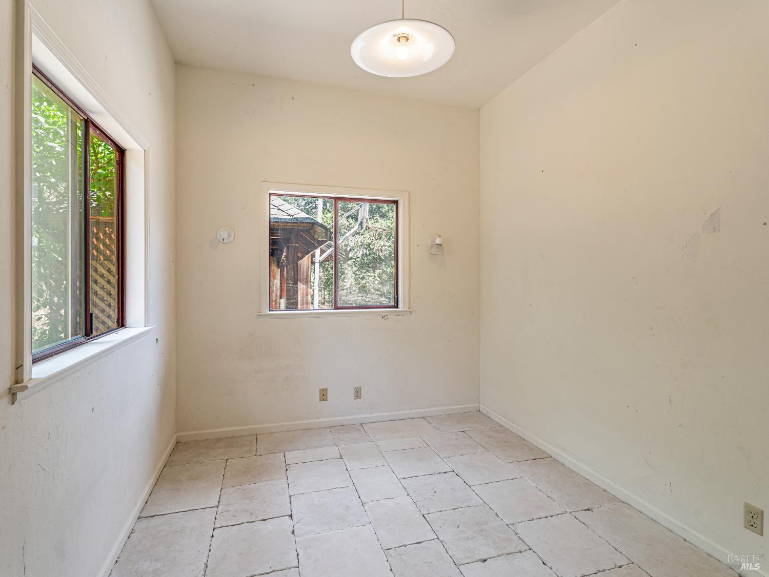 Property Photo: 480 Pearl Street CA 95421