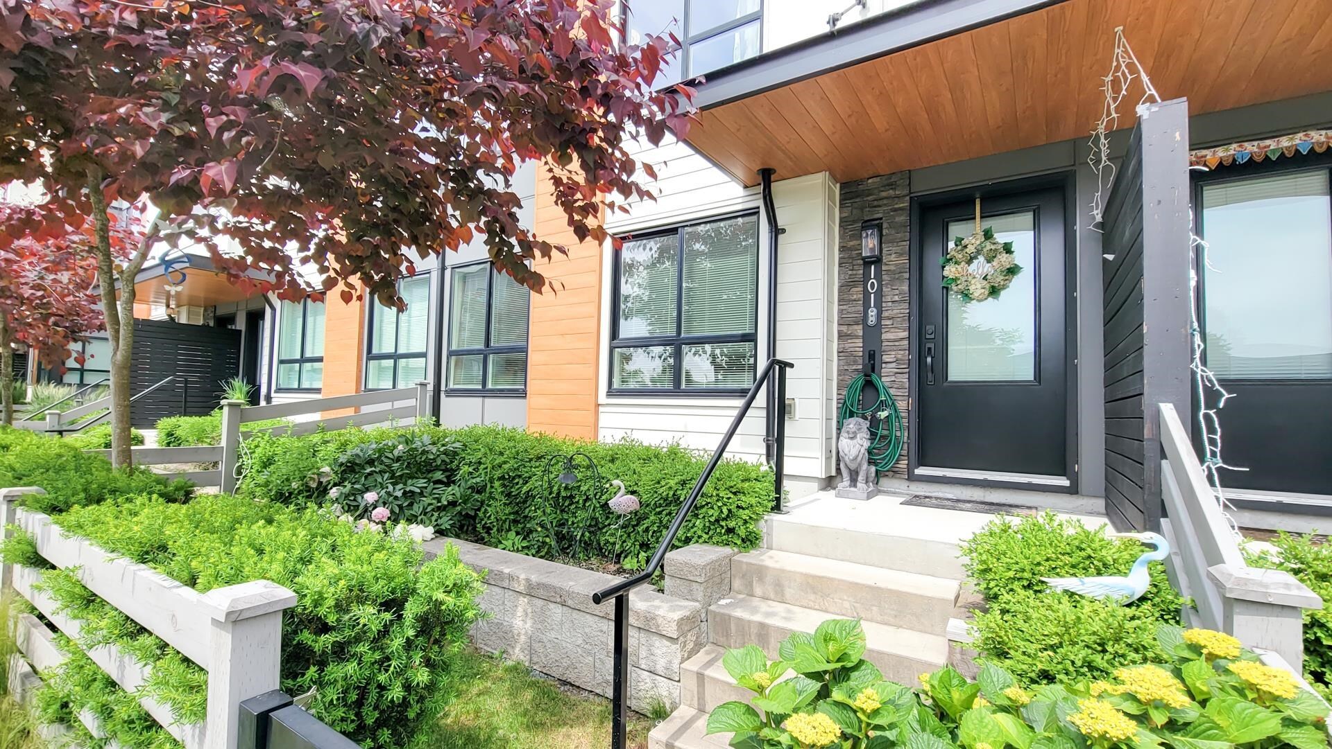 Property Photo: 15111 Edmund Drive 101 BC V3S 0A5