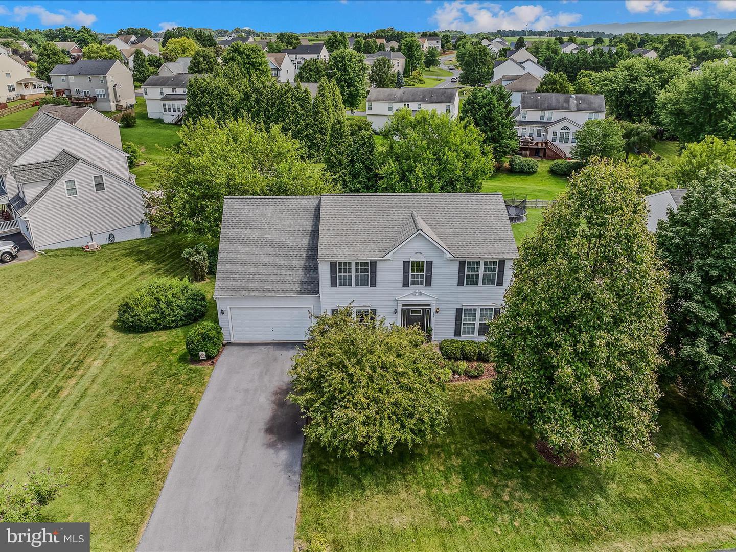 Property Photo: 130 Kimberwicke Drive N WV 25414