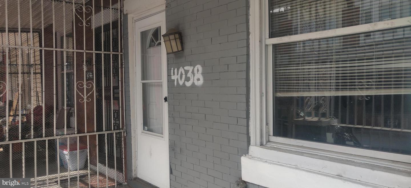 Property Photo: 4038 N Franklin Street PA 19140