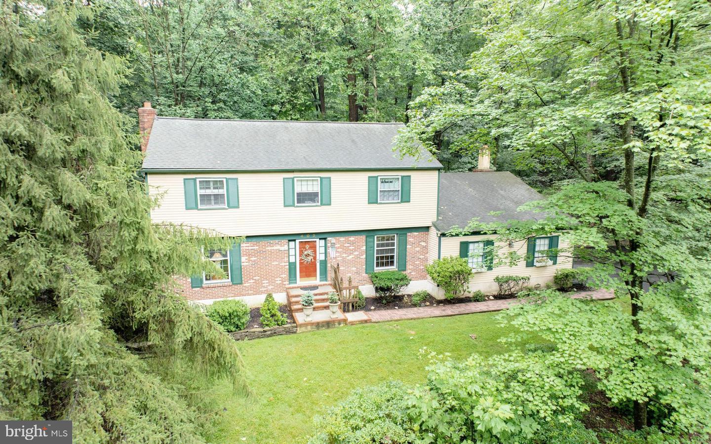 402 Norwood Road  Downingtown PA 19335 photo