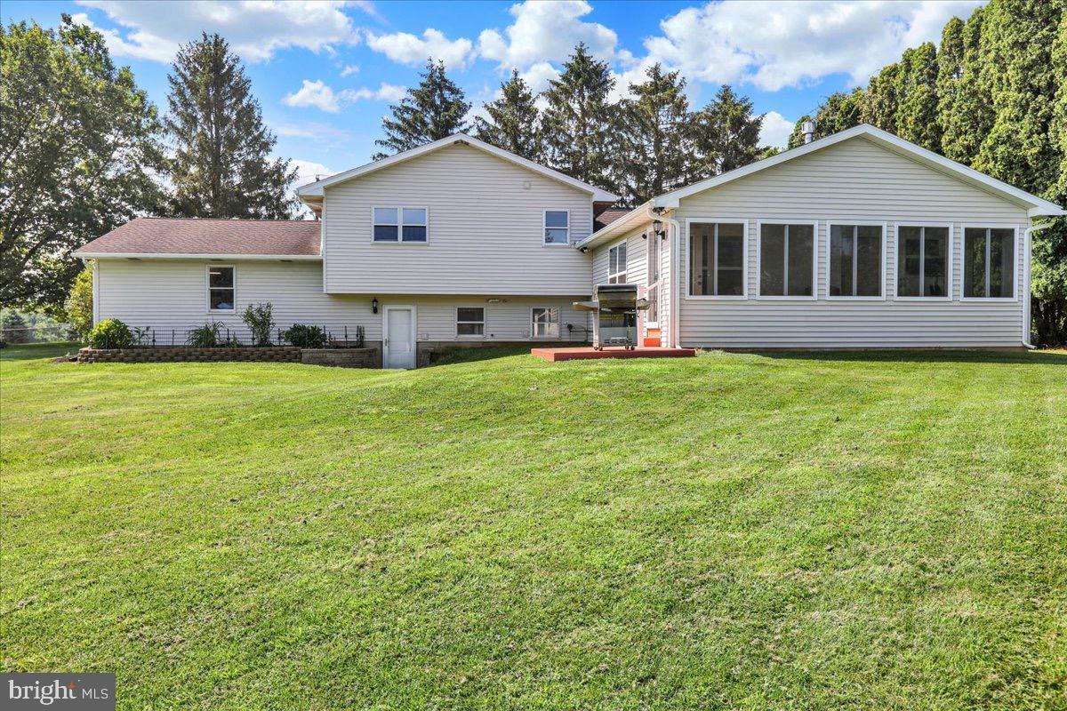 Property Photo: 909 Sofianos Lane PA 19605