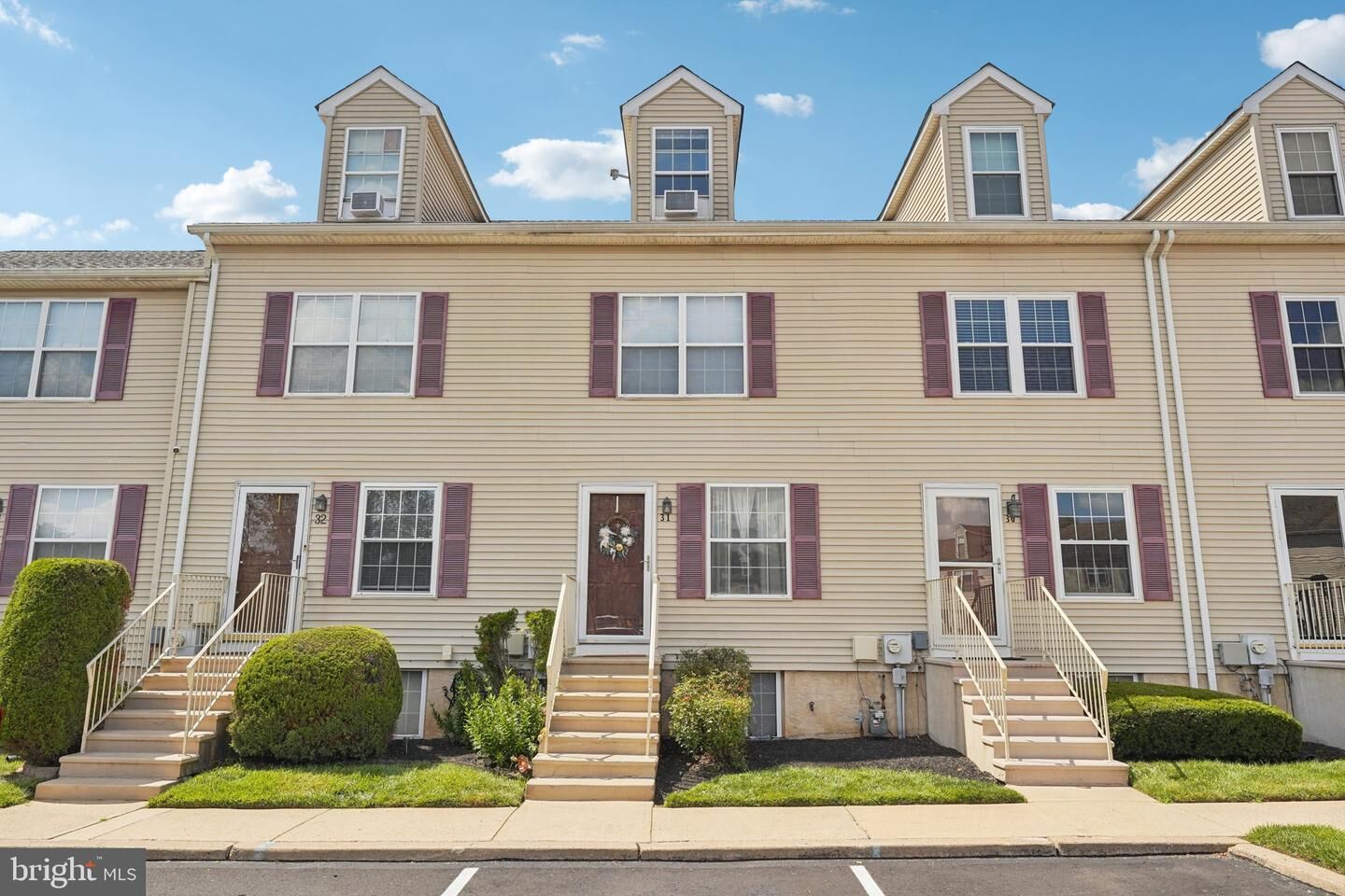 Property Photo:  31 Carriage Knoll Court  PA 19047