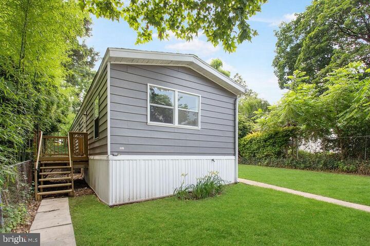 Property Photo: 51 W Maple Street PA 17313