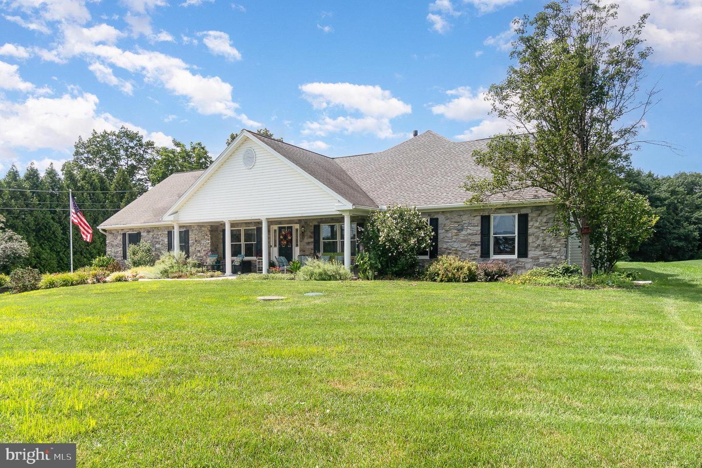 Property Photo: 729 Carlson Road PA 17036