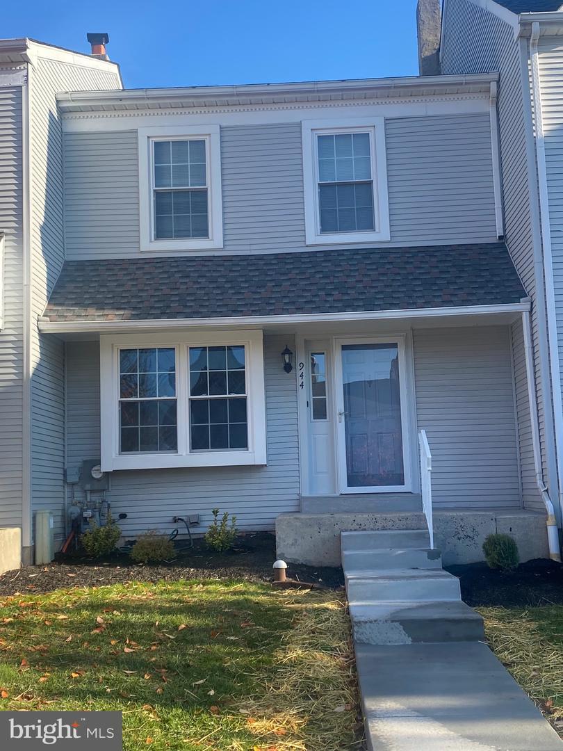 Property Photo: 944 Craftsman PA 19403