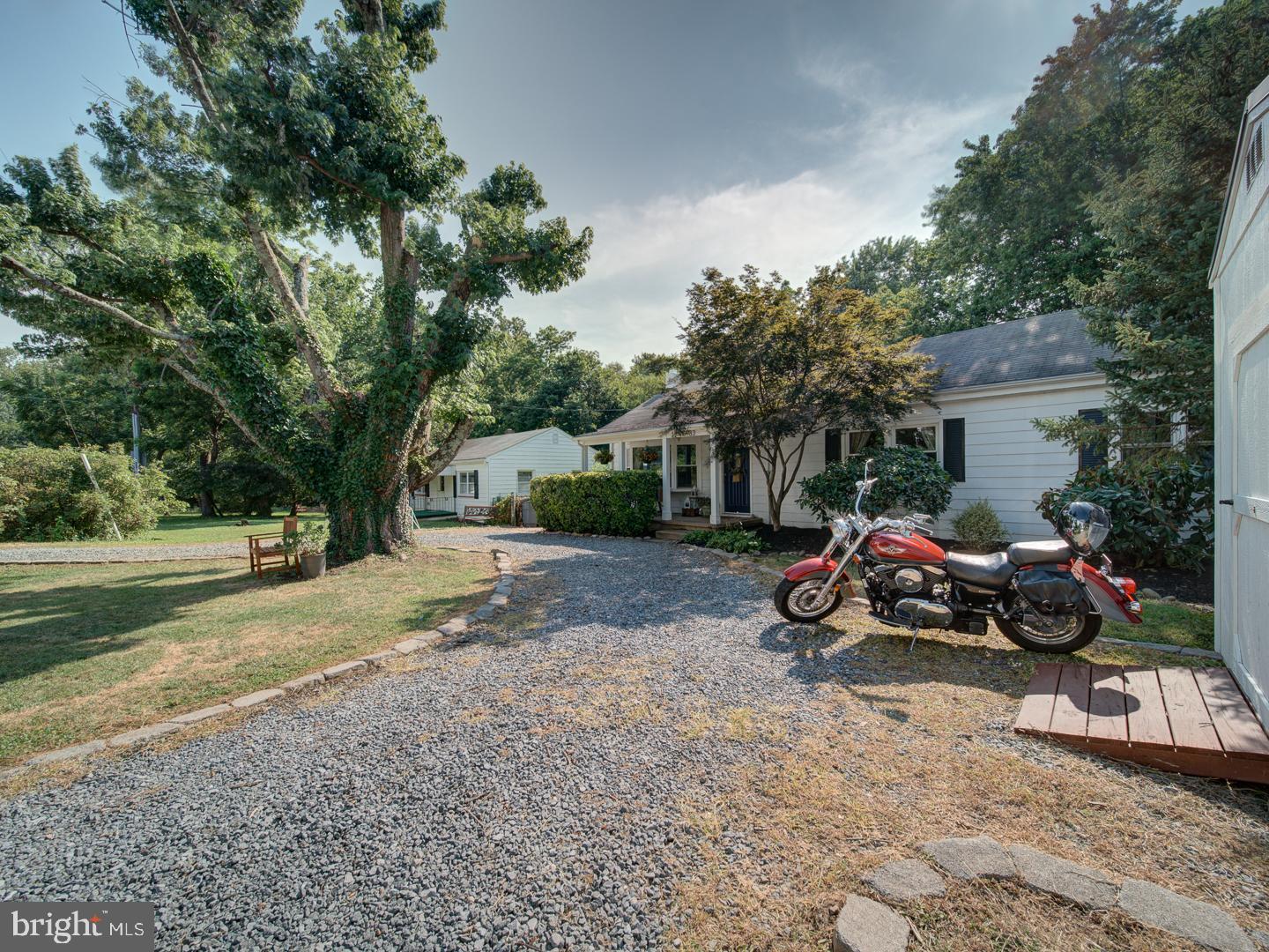 Property Photo: 16983 Simpson Circle VA 20129