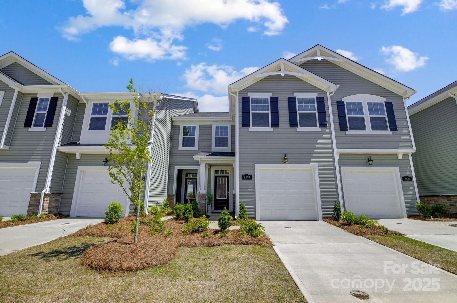 Property Photo:  9114 Pagoda Oak Drive  NC 28269 