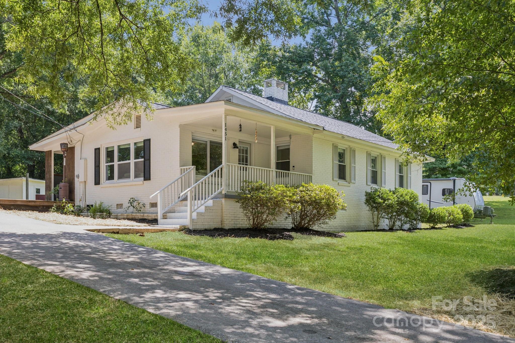 Property Photo:  1451 Kings Circle  SC 29720 