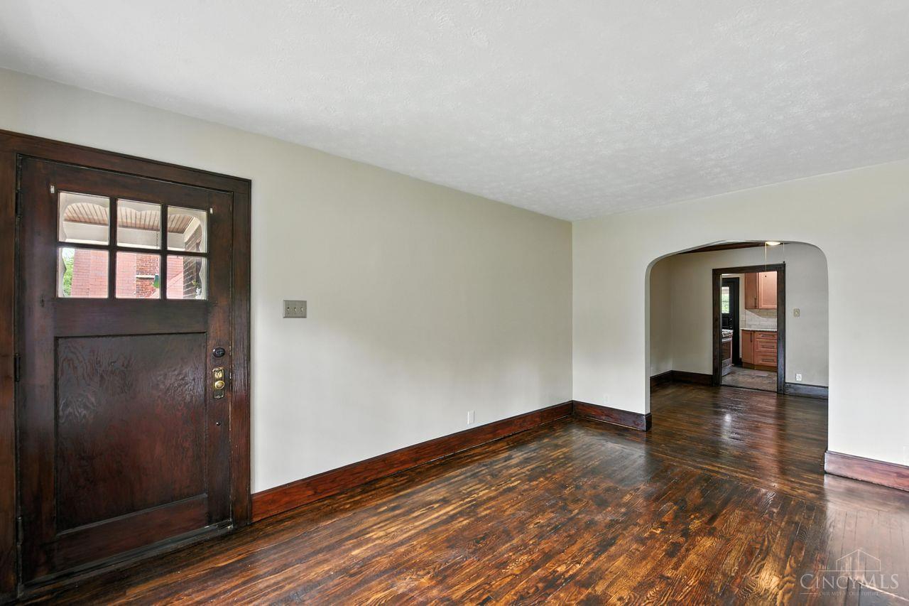 Property Photo: 3369 Meyer Place OH 45211