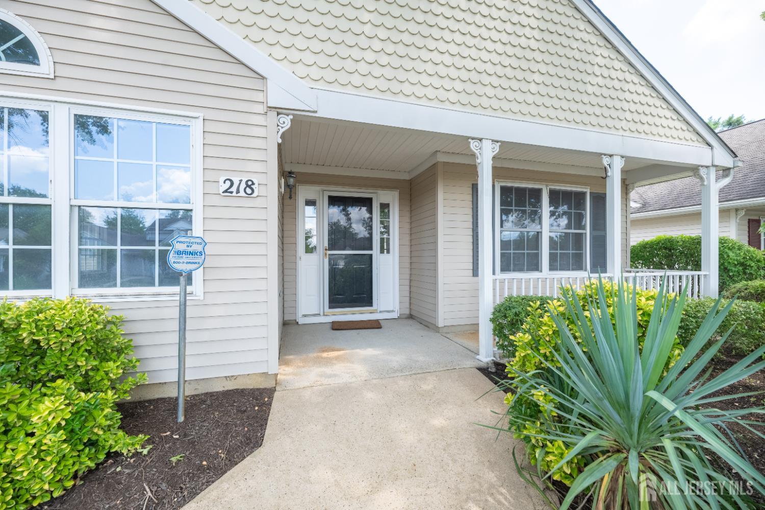 Property Photo:  218 N Pondview Boulevard  NJ 08831 