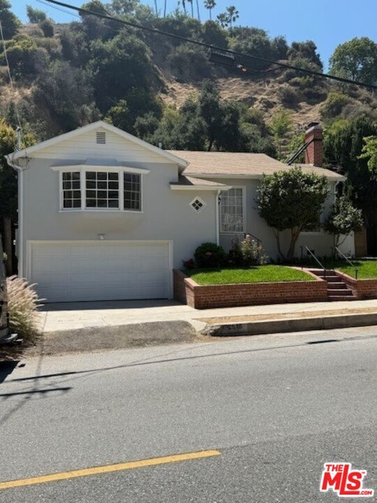 Property Photo: 2515 Canyon Dr CA 90068