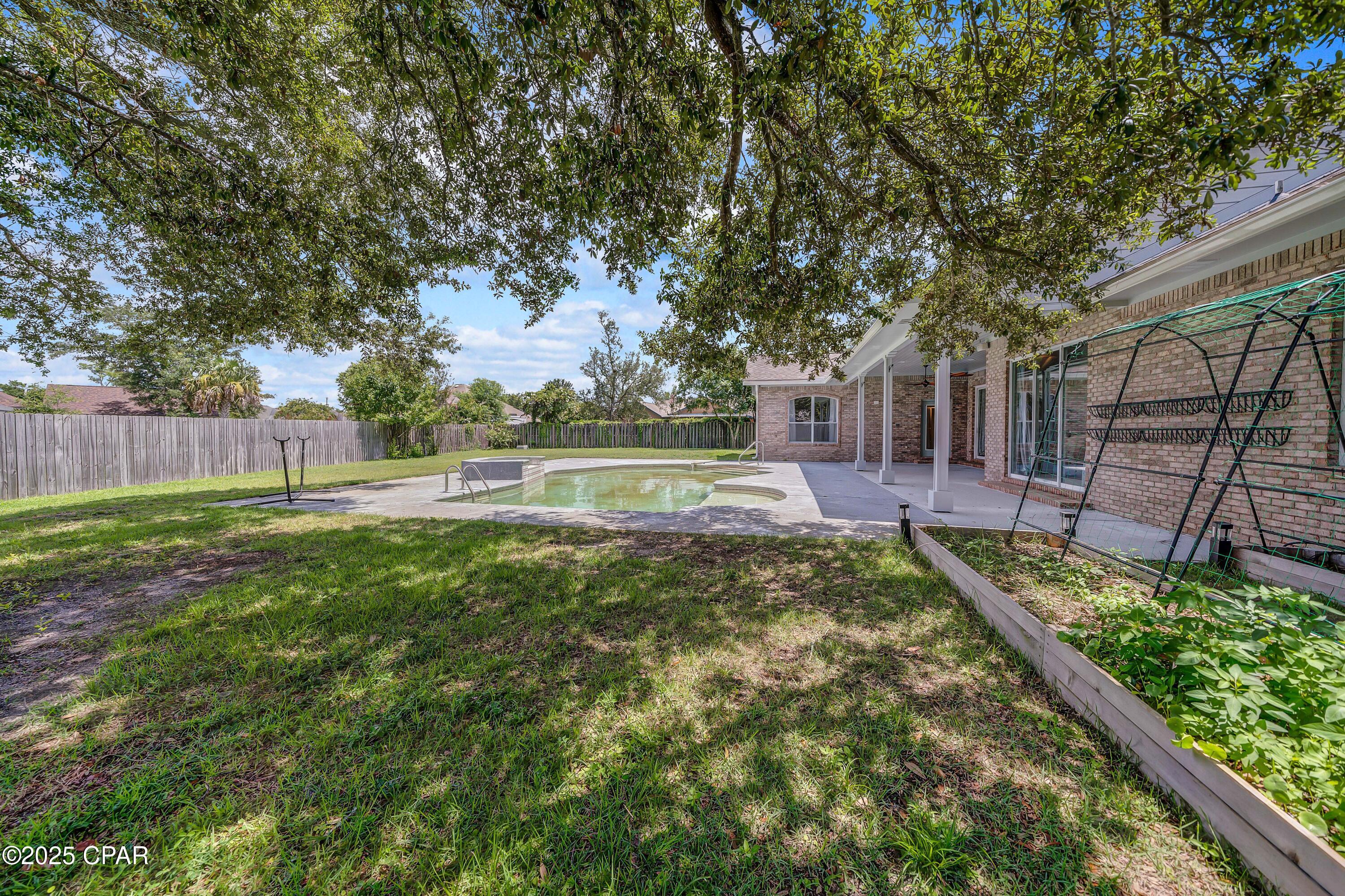 Property Photo: 2808 Longleaf Road FL 32405