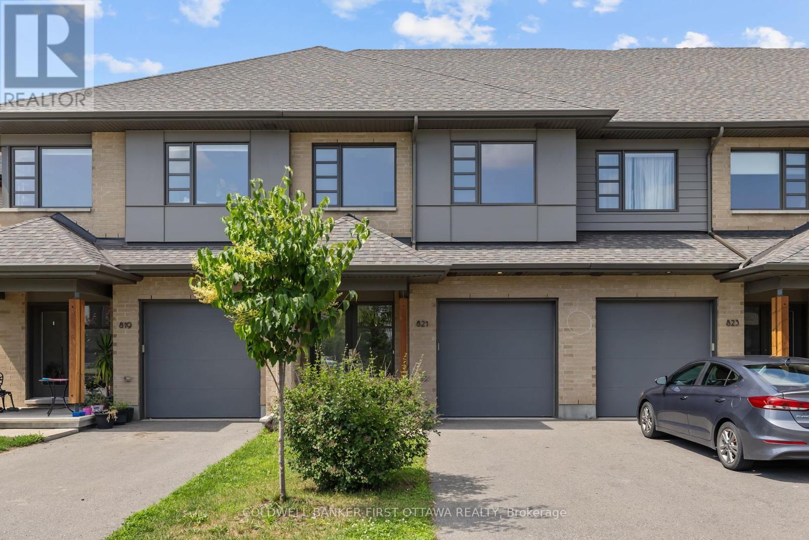 Photo de la propriété: 821 Quartet Avenue ON K1X 0C4