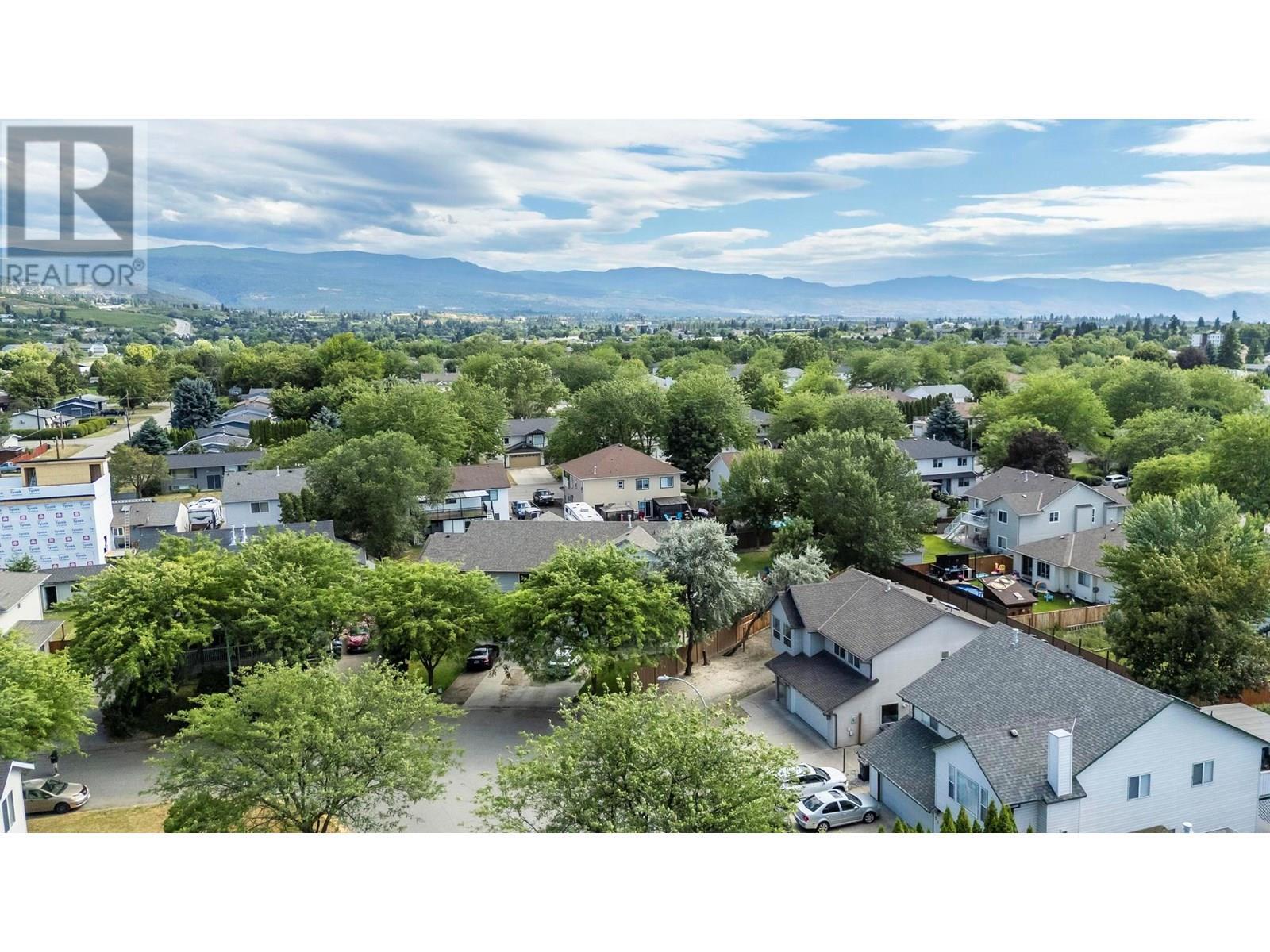 Property Photo: 519 Clayton Crescent BC V1X 1V1
