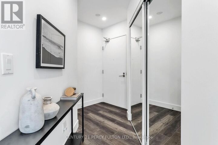 Property Photo: 209 Fort York Boulevard 1663 ON M5V 4A1