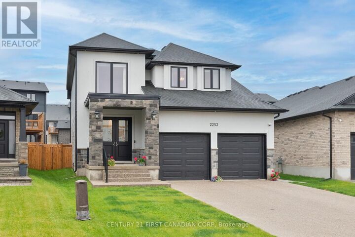 2253 Linkway Boulevard  London South (South a) ON N6K 4N9 photo